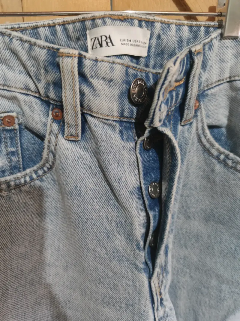Jeans de mezclilla azul claro Zara para mujer - 3