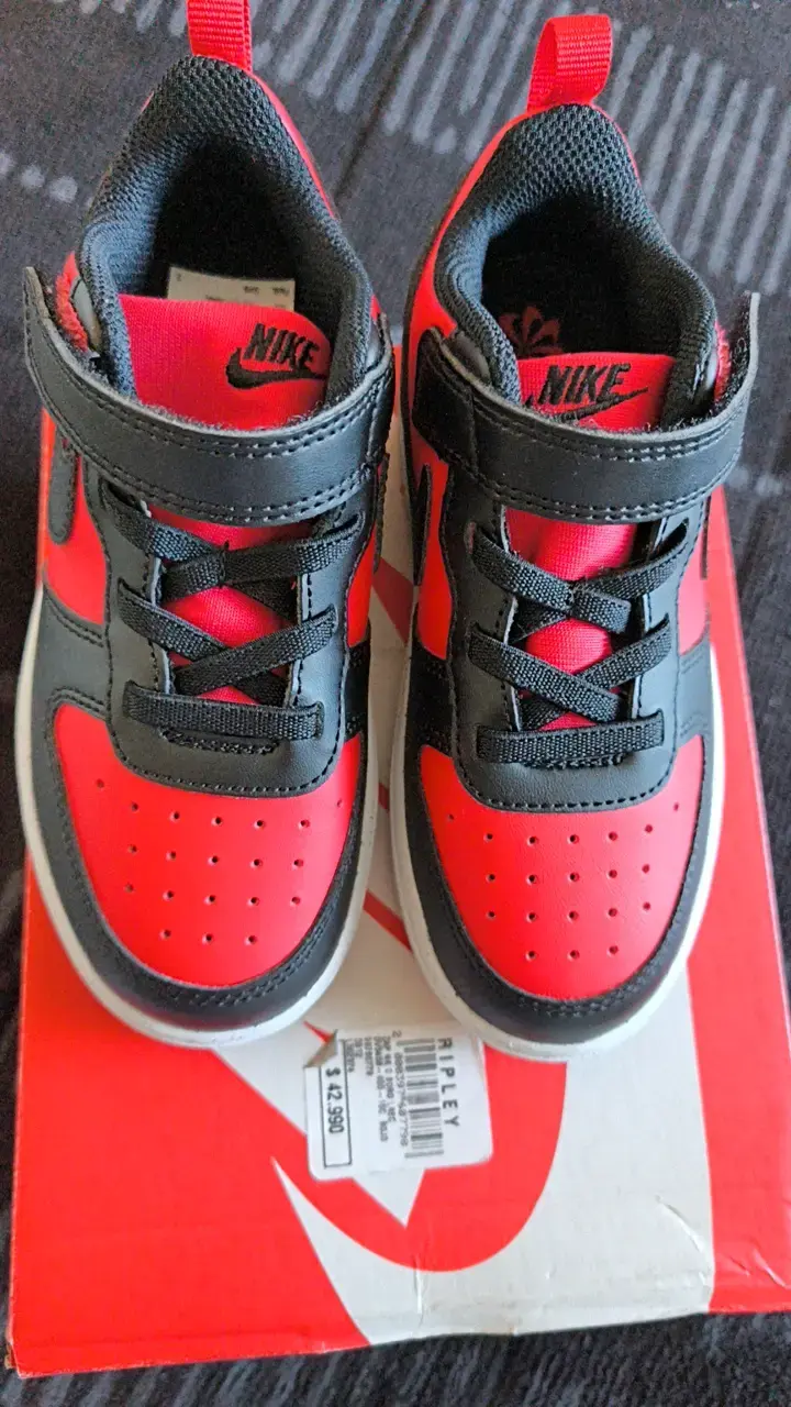 Zapatillas deportivas infantiles Nike rojo y negro - 3