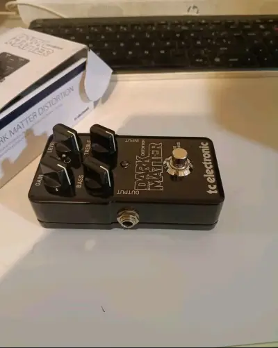 Pedal de distorsión TC Electronic Dark Matter - miniatura 4