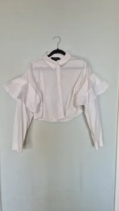 Blusa crop blanca volantes Forever 21 - miniatura 1