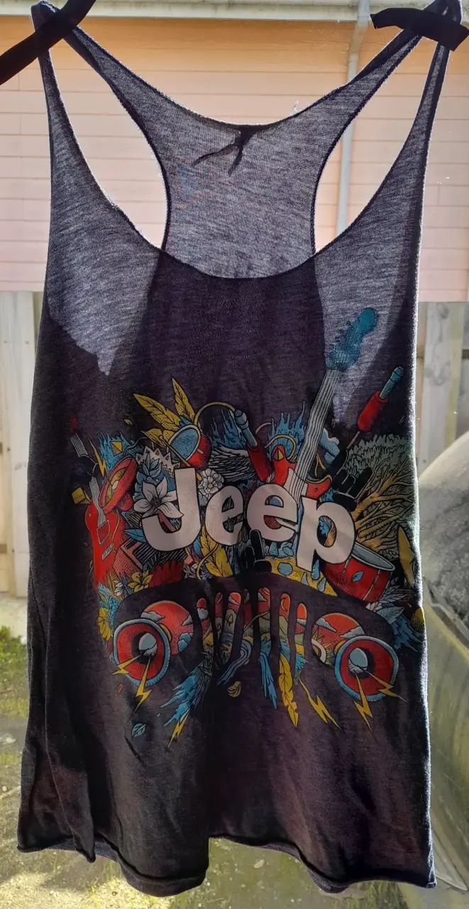 Polera sin mangas Jeep con diseño gráfico