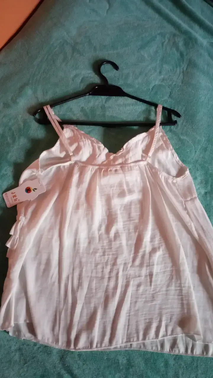 Blusa blanca con volantes para mujer - 2