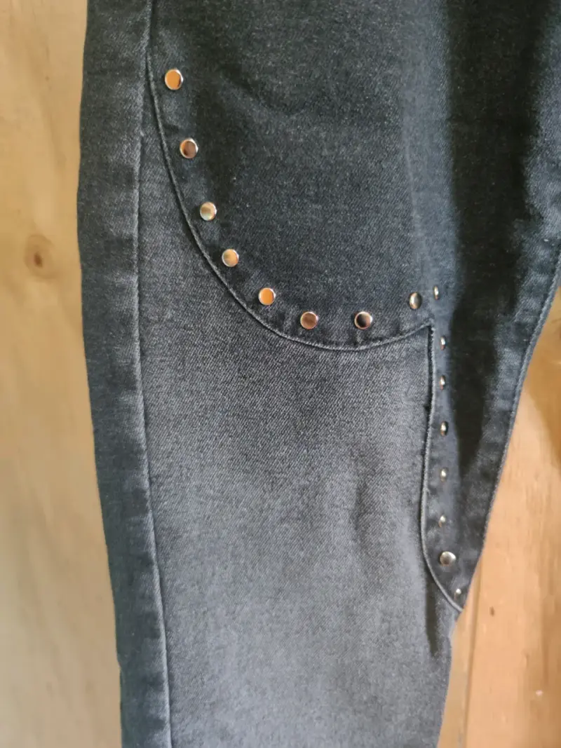 Jeans negros con tachas para mujer talla 36 - 2