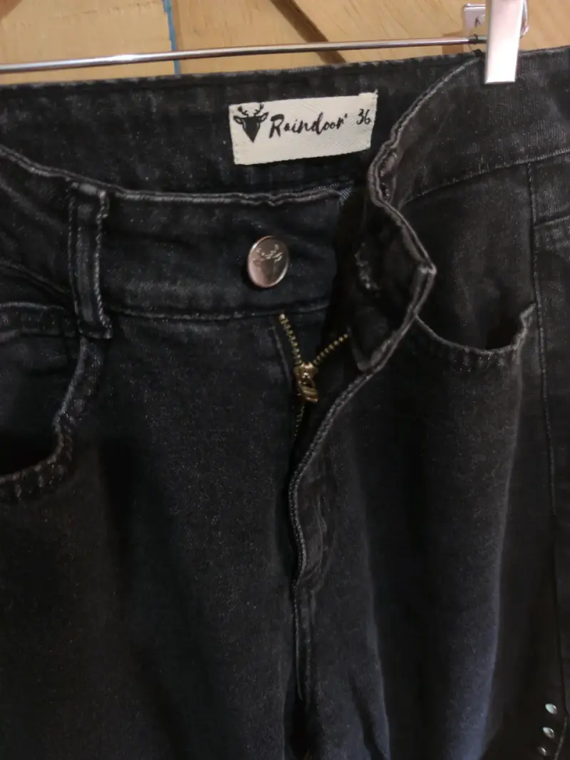 Jeans negros con tachas para mujer talla 36 - 3