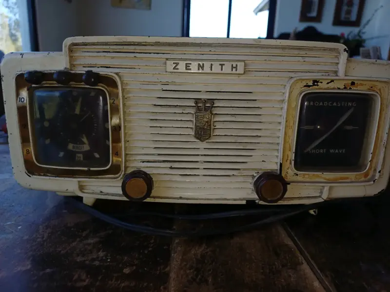 Radio-reloj vintage Zenith funcionando - 1
