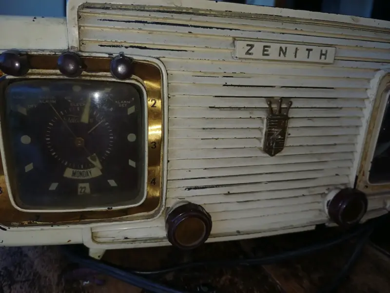 Radio-reloj vintage Zenith funcionando - 2
