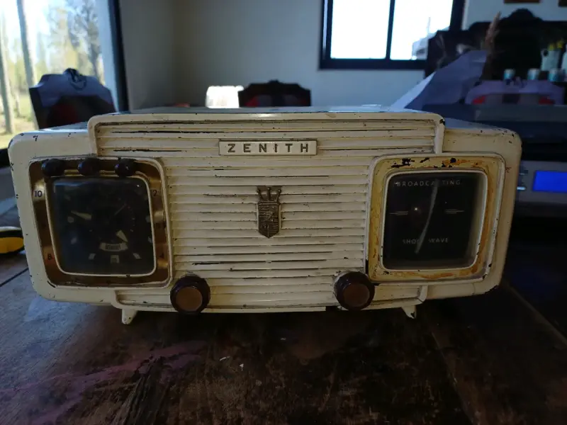 Radio-reloj vintage Zenith funcionando - 3
