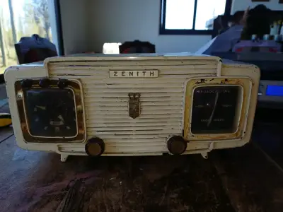 Radio-reloj vintage Zenith funcionando - miniatura 3