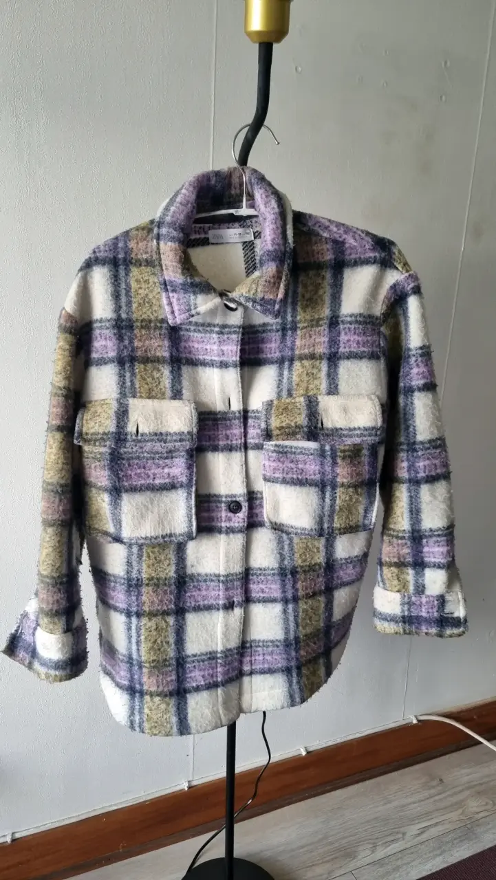 Chaqueta de lana a cuadros Zara