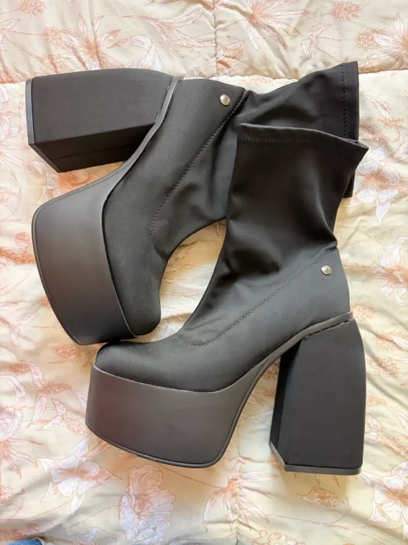 Botas negras de plataforma alta para mujer T37