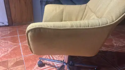 Silla de oficina giratoria color mostaza - miniatura 2