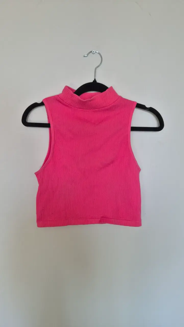 Top rosa ribbed cuello alto