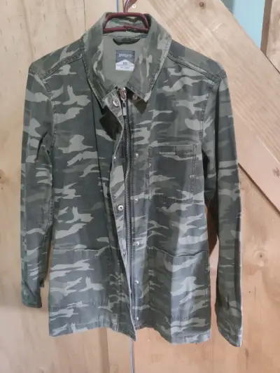 Chaqueta camuflada  verde Opposite para mujer - miniatura 3