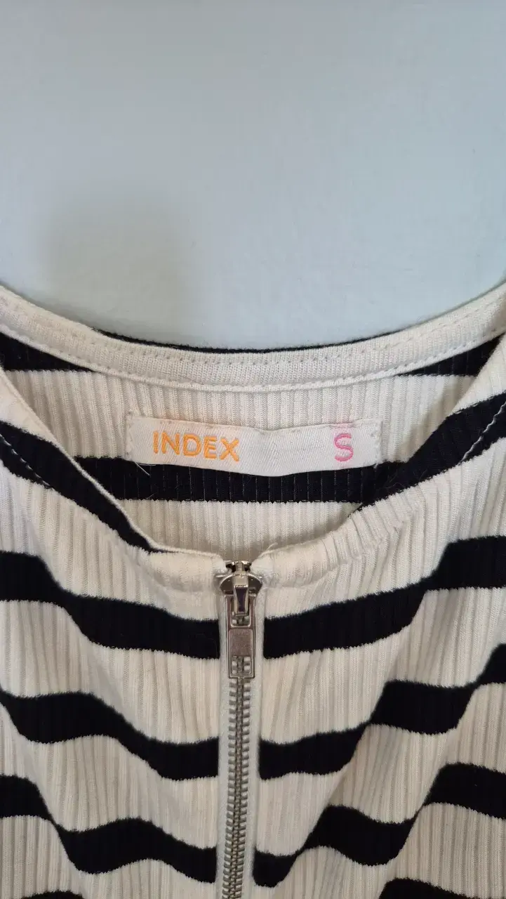 Top rayado con cierre Index, talla S - 2