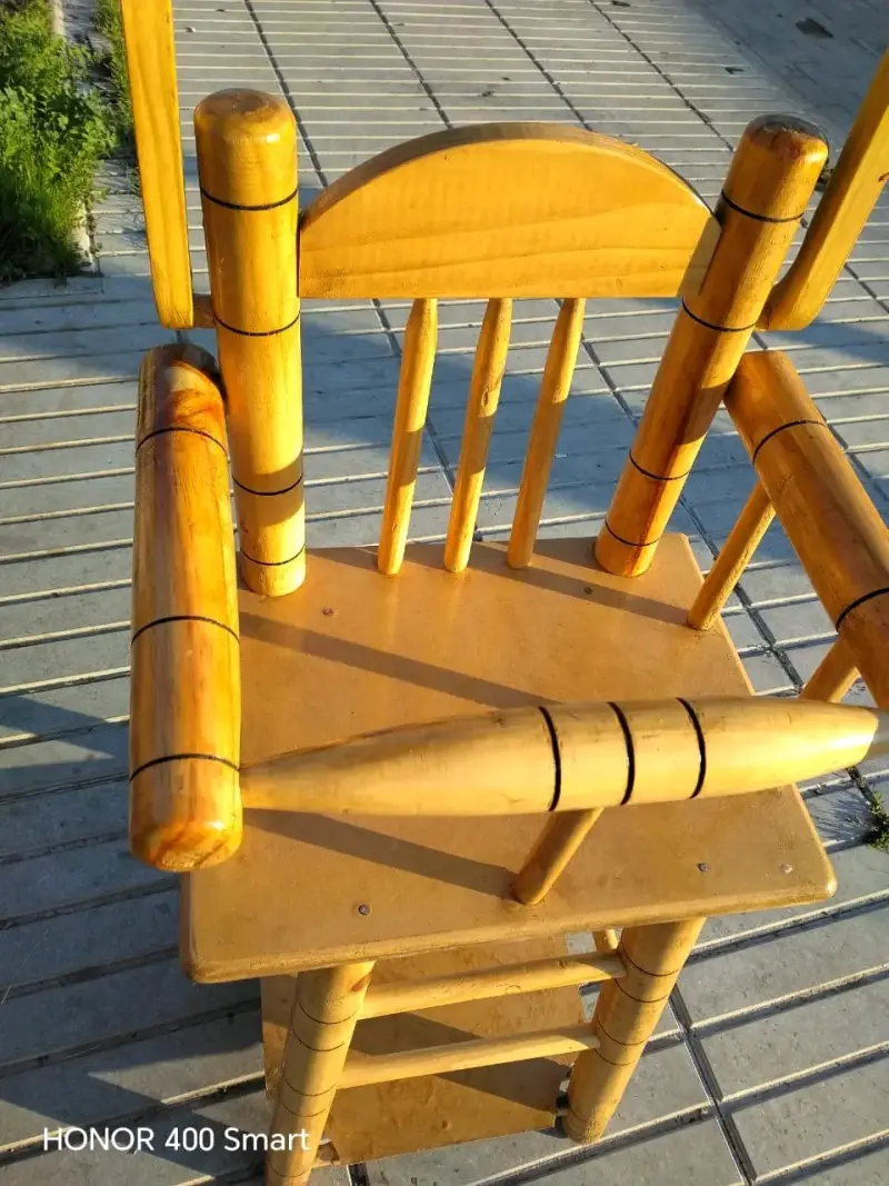 Silla alta de madera para bebé - 1