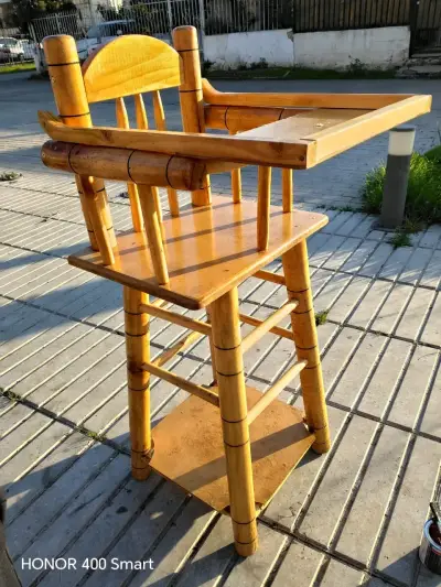 Silla alta de madera para bebé - miniatura 4