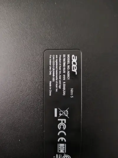 Laptop Acer Nitro 5 con tarjeta gráfica RTX 3050 - miniatura 1