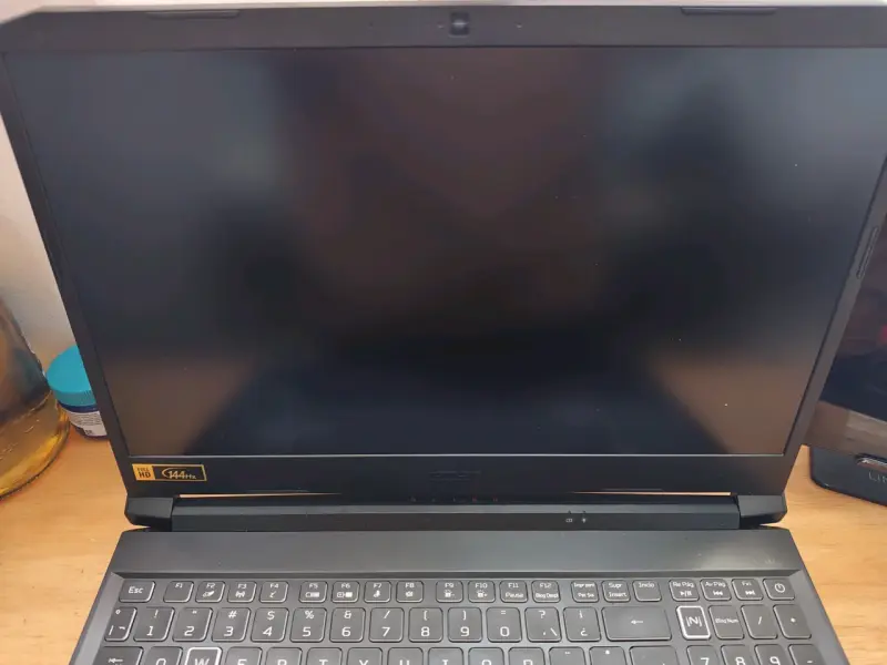 Laptop Acer Nitro 5 con tarjeta gráfica RTX 3050 - 4