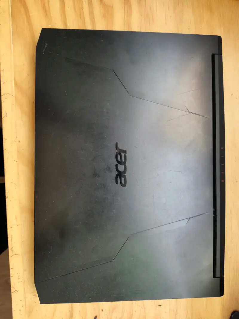 Laptop Acer Nitro 5 con tarjeta gráfica RTX 3050 - 5