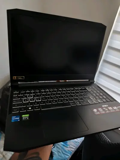 Laptop Acer Nitro 5 con tarjeta gráfica RTX 3050 - miniatura 6
