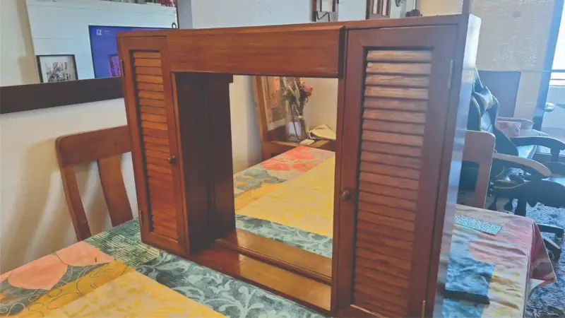 Espejo de madera con puertas estilo rústico - 4