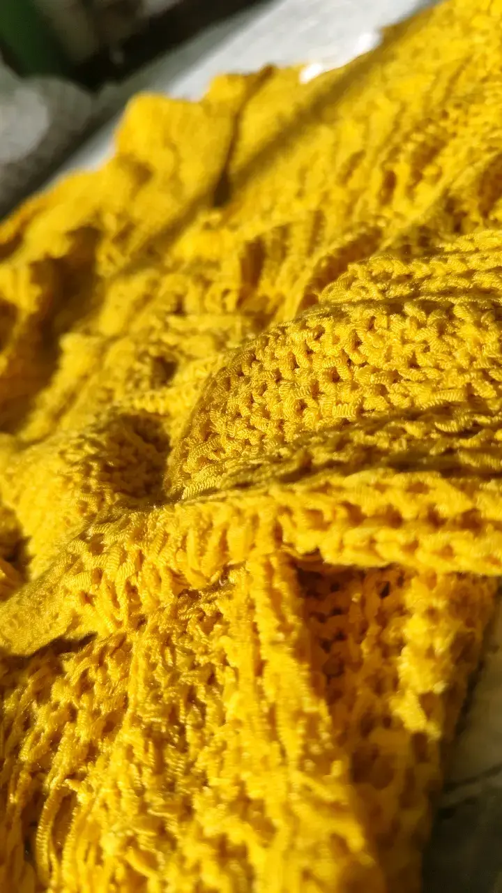 Cárdigan amarillo tejido Tinddo - 3