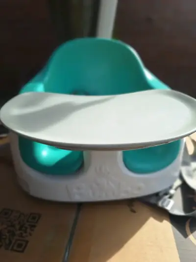 Asiento de bebé Bumbo con bandeja removible - miniatura 2