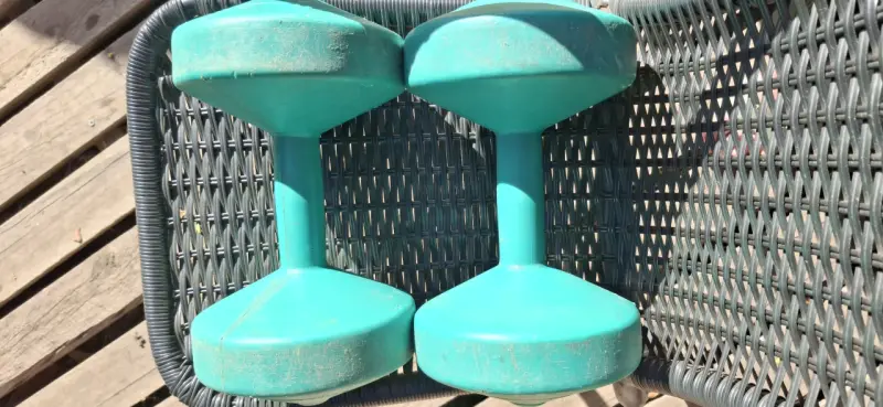 Par de mancuernas de 4.5 kg color verde - 2