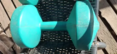 Par de mancuernas de 4.5 kg color verde - miniatura 3