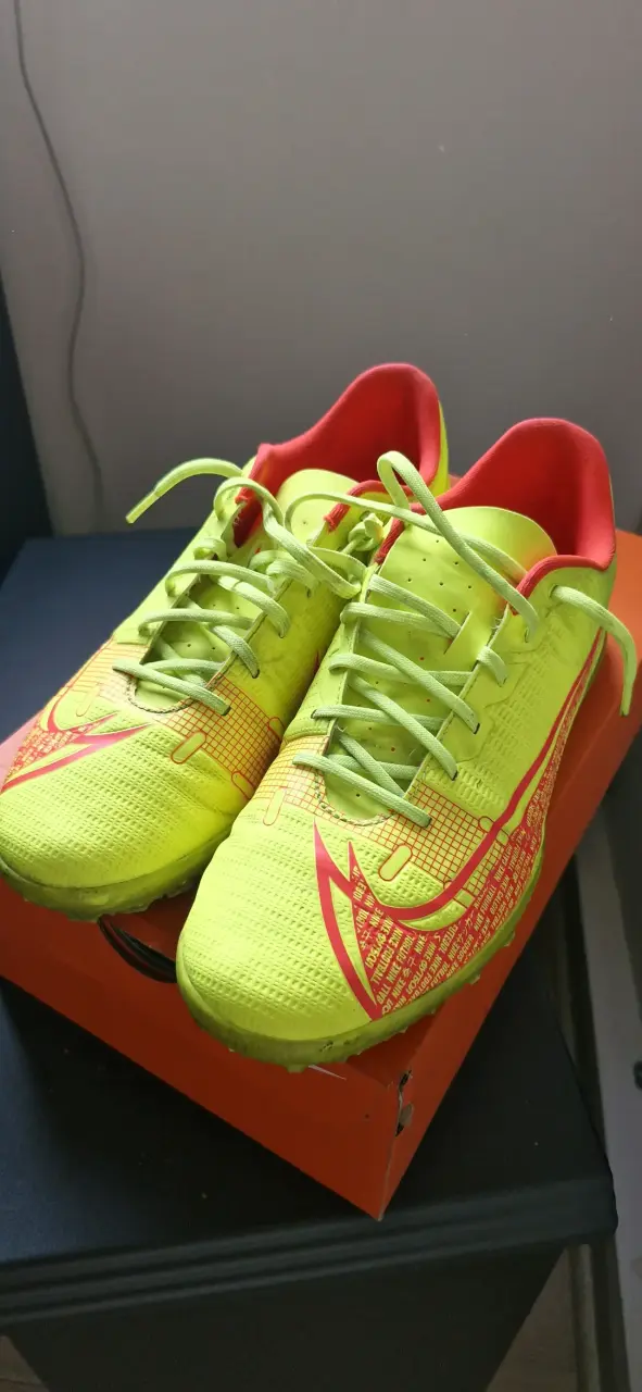 Zapatillas deportivas Nike amarillas para hombre - 1