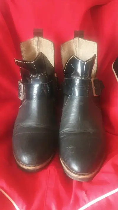 Botines de cuero negro con hebilla - miniatura 1