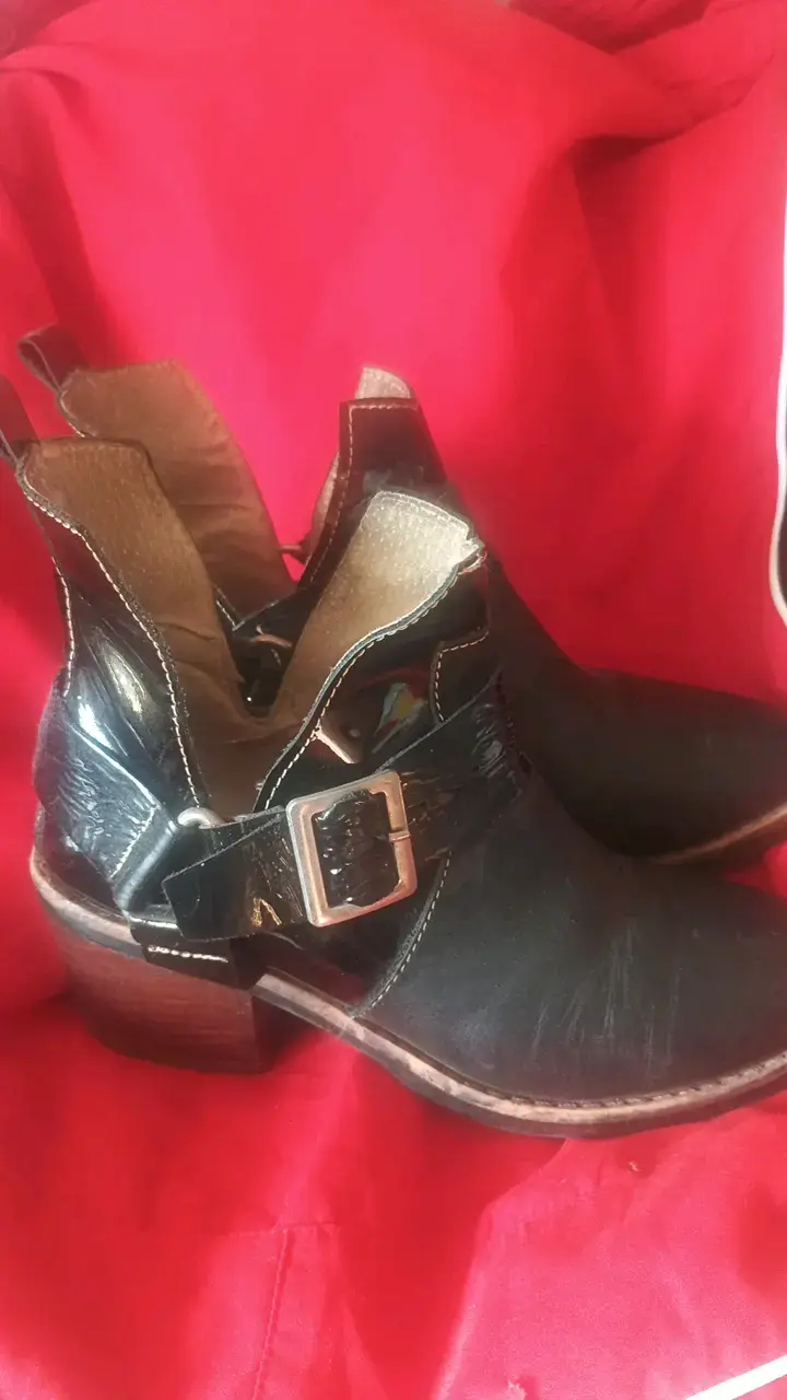 Botines de cuero negro con hebilla - 2
