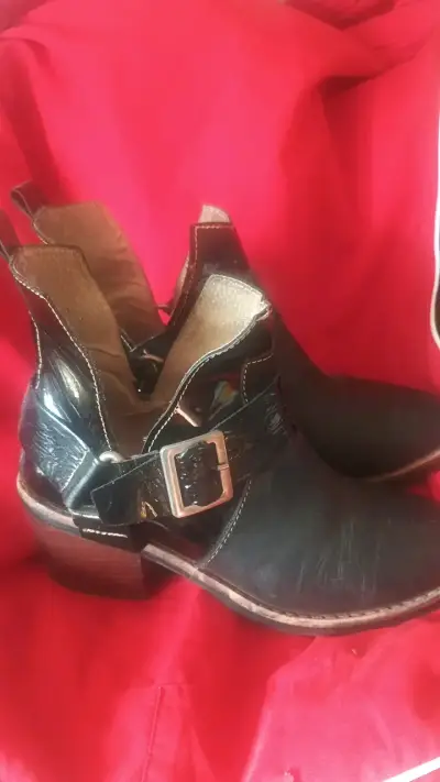 Botines de cuero negro con hebilla - miniatura 2
