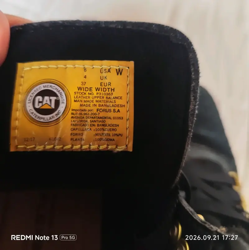 Botas Caterpillar negras de cuero con diseño escamado - 3