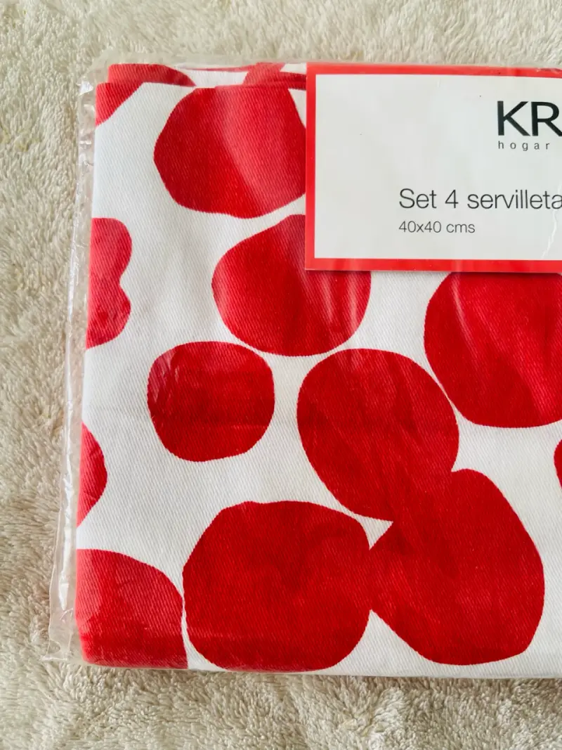 Set de 4 servilletas de algodón con diseño de lunares rojos - 2