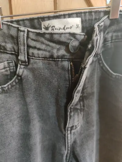 Jeans  grises con tachas para mujer Raindoor - miniatura 3
