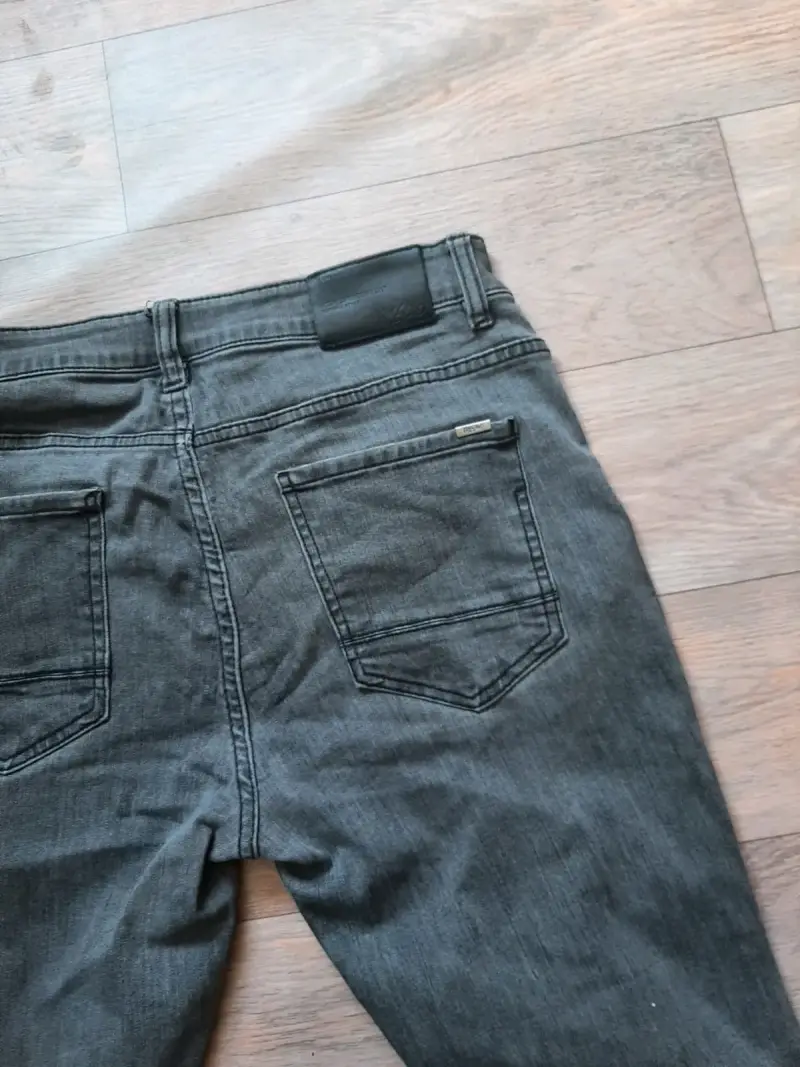 Jeans grises desgastados para hombre - 2
