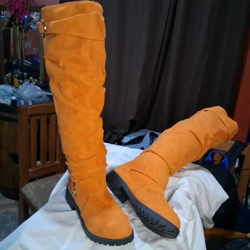 Botas largas sumie gamuza color naranja para mujer - 2