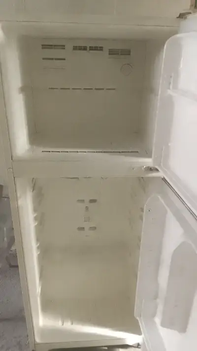 Refrigerador de dos puertas color blanco - miniatura 2