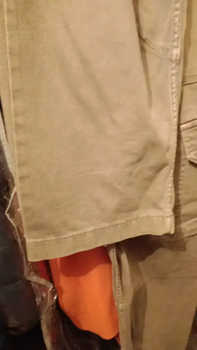 Pantalones cargo beige Bershka talla 42 - miniatura 4