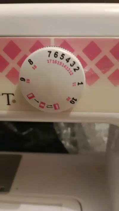 Máquina de Coser Merritt Maxime con Múltiples Puntadas - miniatura 2