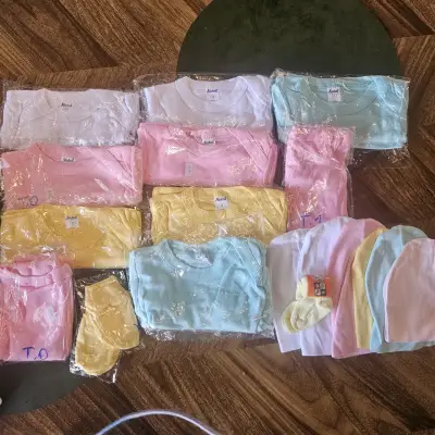 Conjunto de ropa de bebé unisex colores pastel - miniatura 1