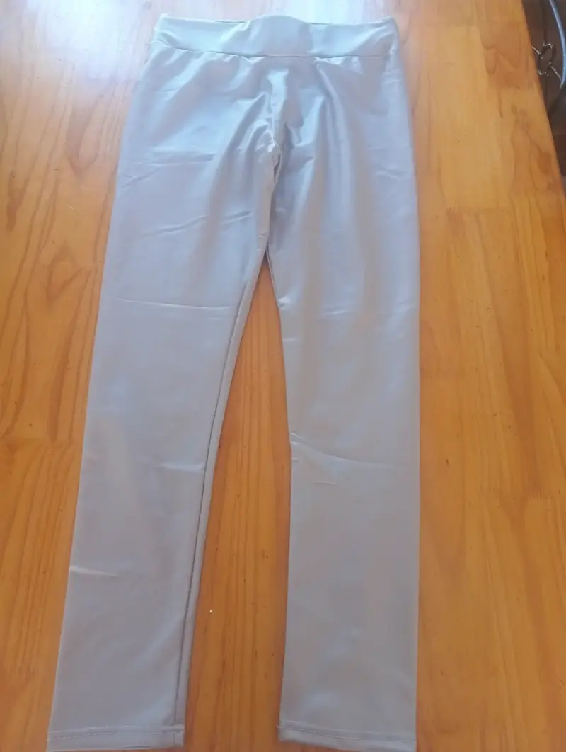Leggings de cuero sintético negro y beige - 2