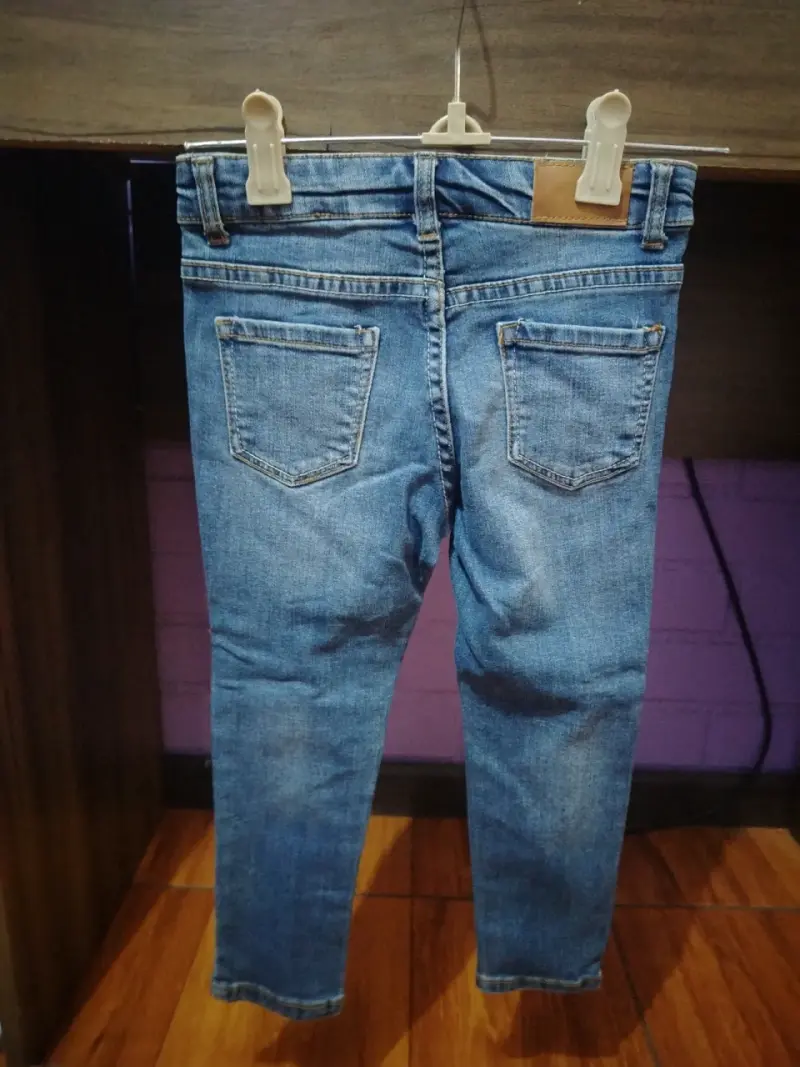 Jeans de niña con diseño de estrellas - 2