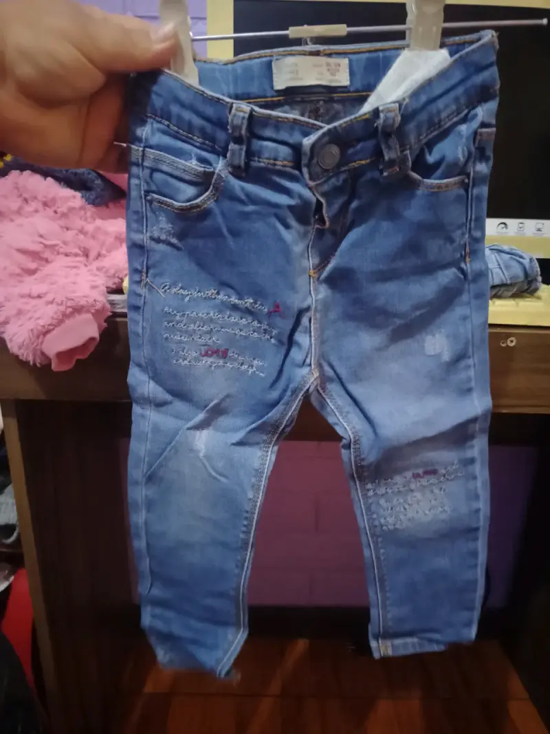 Jeans de niña con diseño de estrellas - 3