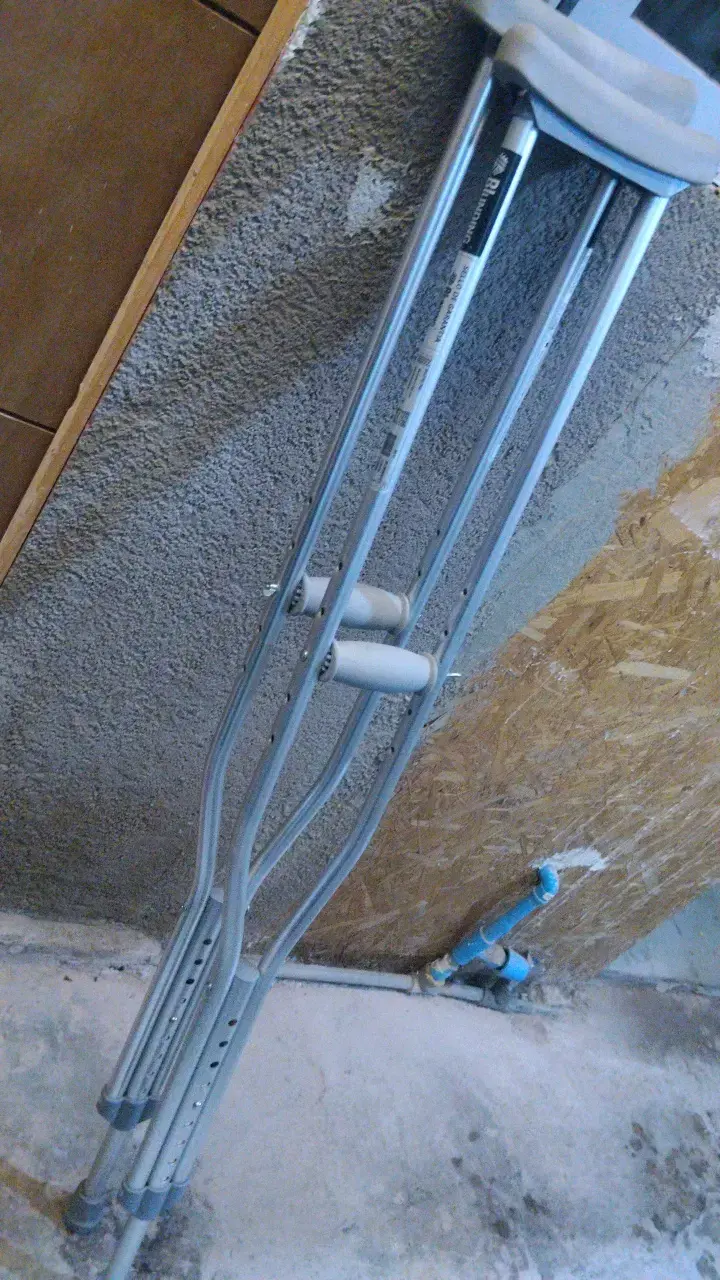Silla de ruedas plegable con muletas incluidas - 5