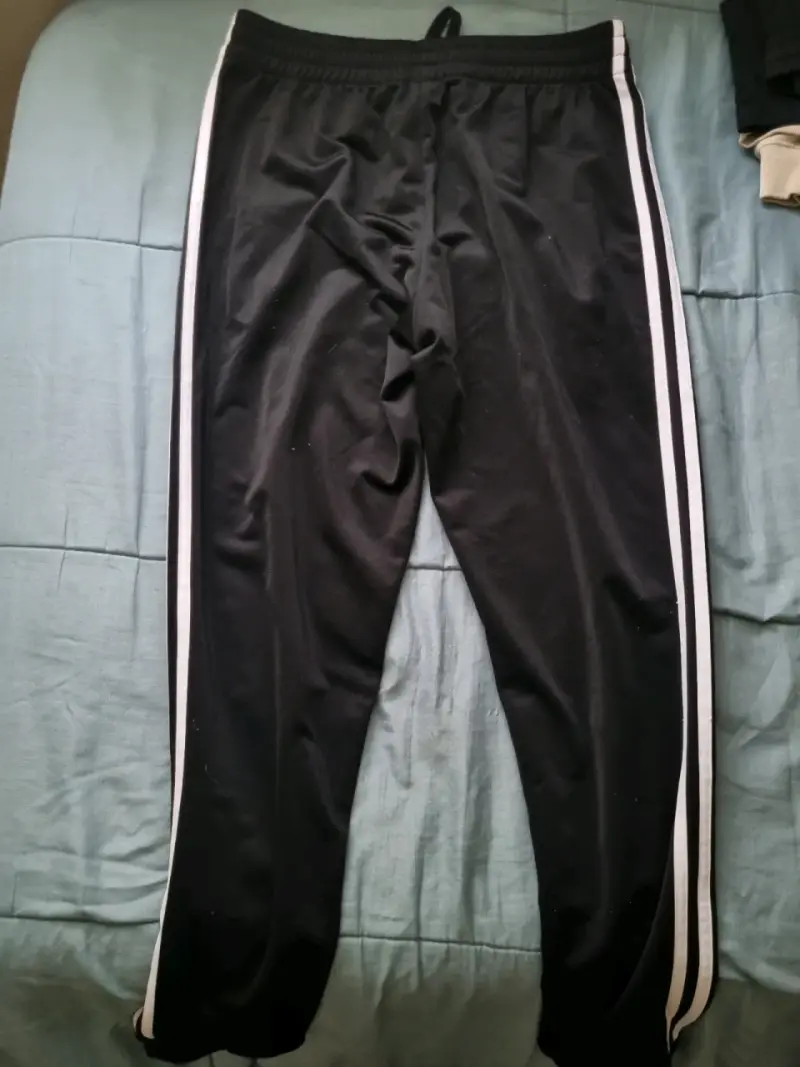 Pantalon adidas deportivo 5 veces usado talla M - 1