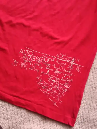 Polera roja Alto Riesgo - miniatura 3
