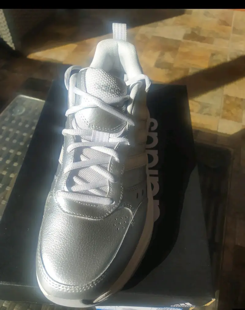 Zapatillas deportivas plateadas Adidas Strutter - 3