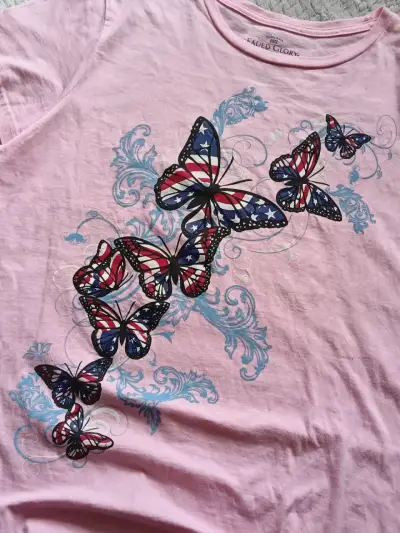 Polera rosa con mariposas Faded glory - miniatura 2